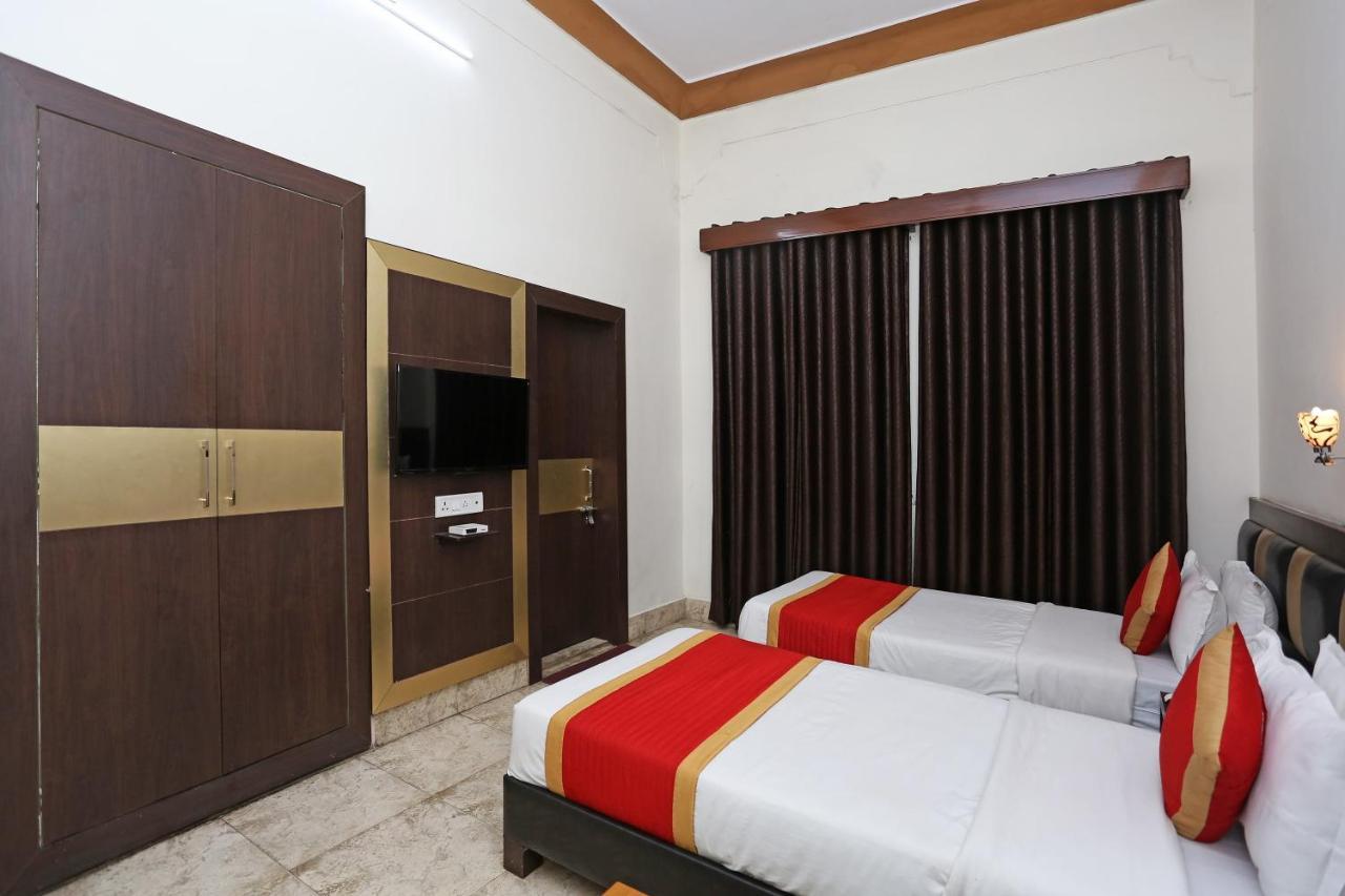Oyo 7880 Hotel Navrang Kota  Exteriör bild